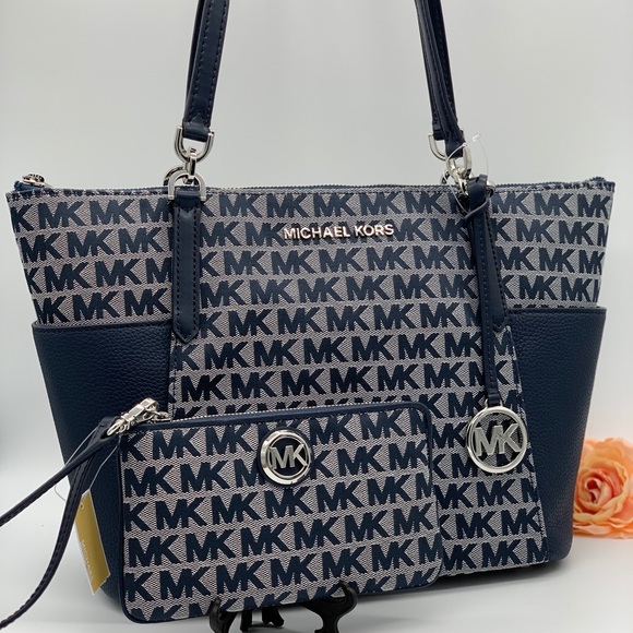Michael Kors Handbags - MICHAEL KORS BEDFORD LG EW TZ TOTE &Lg TZ Wristlet